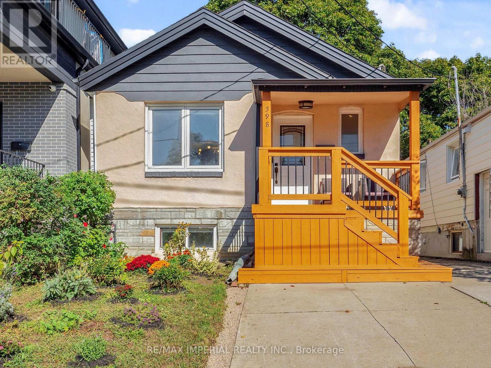 598 RIDELLE AVENUE, Toronto, Ontario