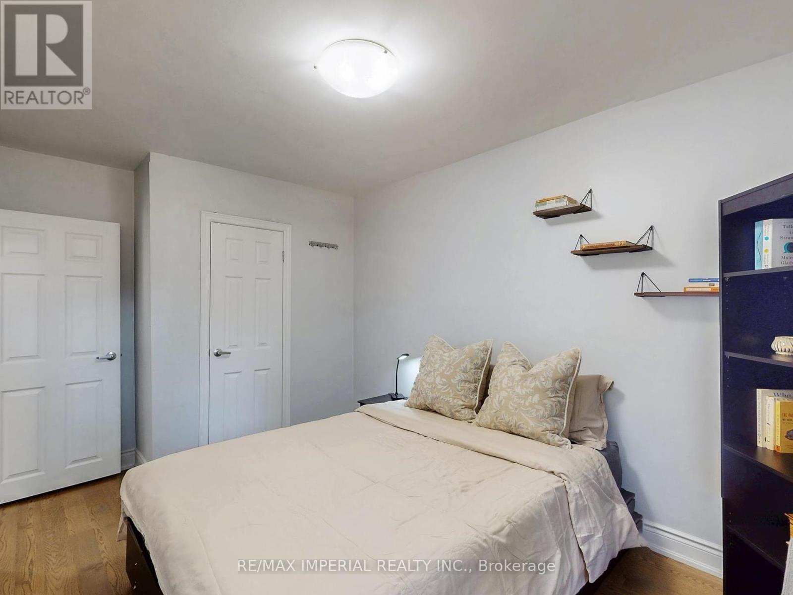 598 Ridelle Avenue, Toronto, Ontario  M6B 1K9 - Photo 20 - W12436146