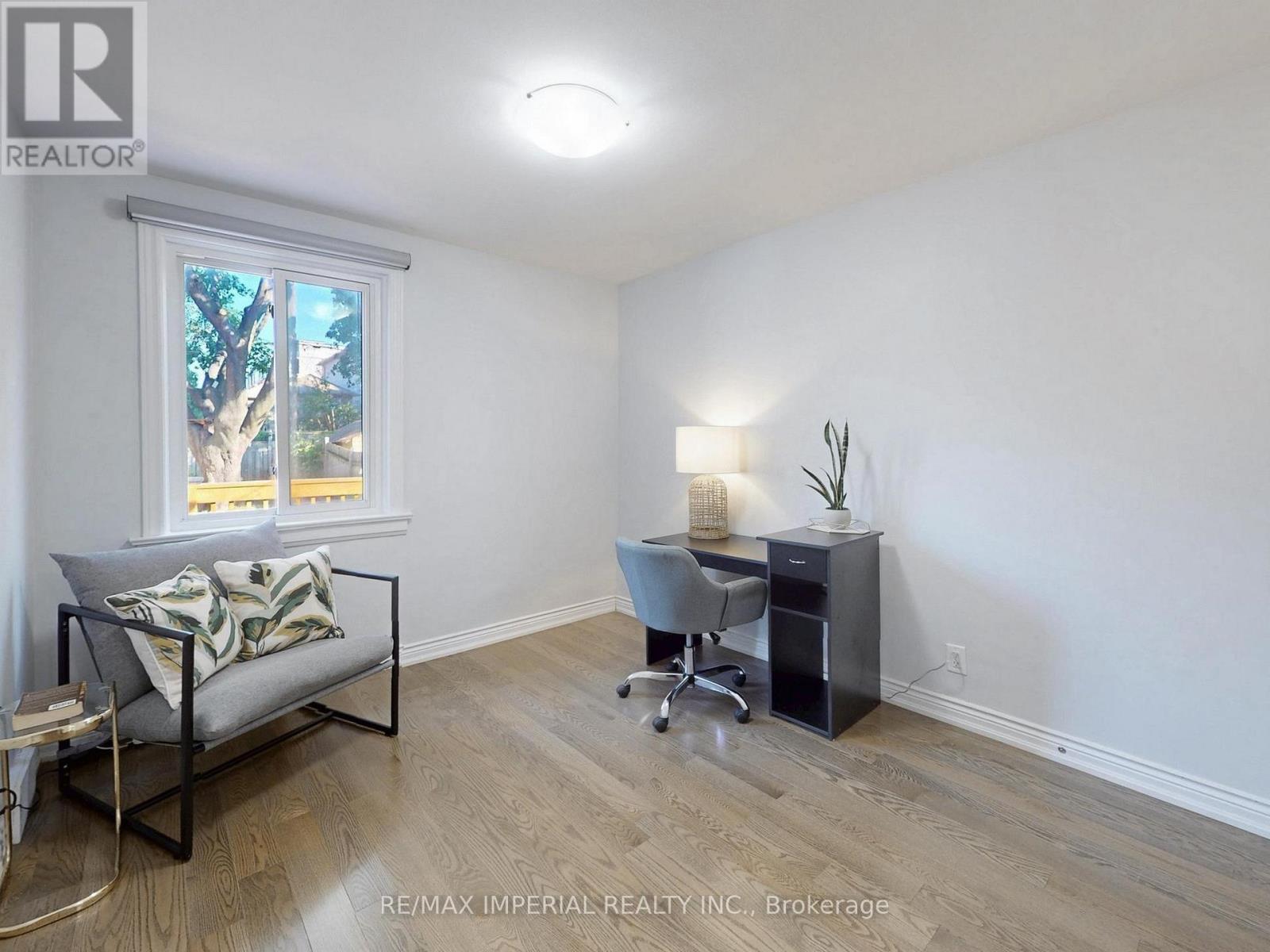 598 Ridelle Avenue, Toronto, Ontario  M6B 1K9 - Photo 21 - W12436146