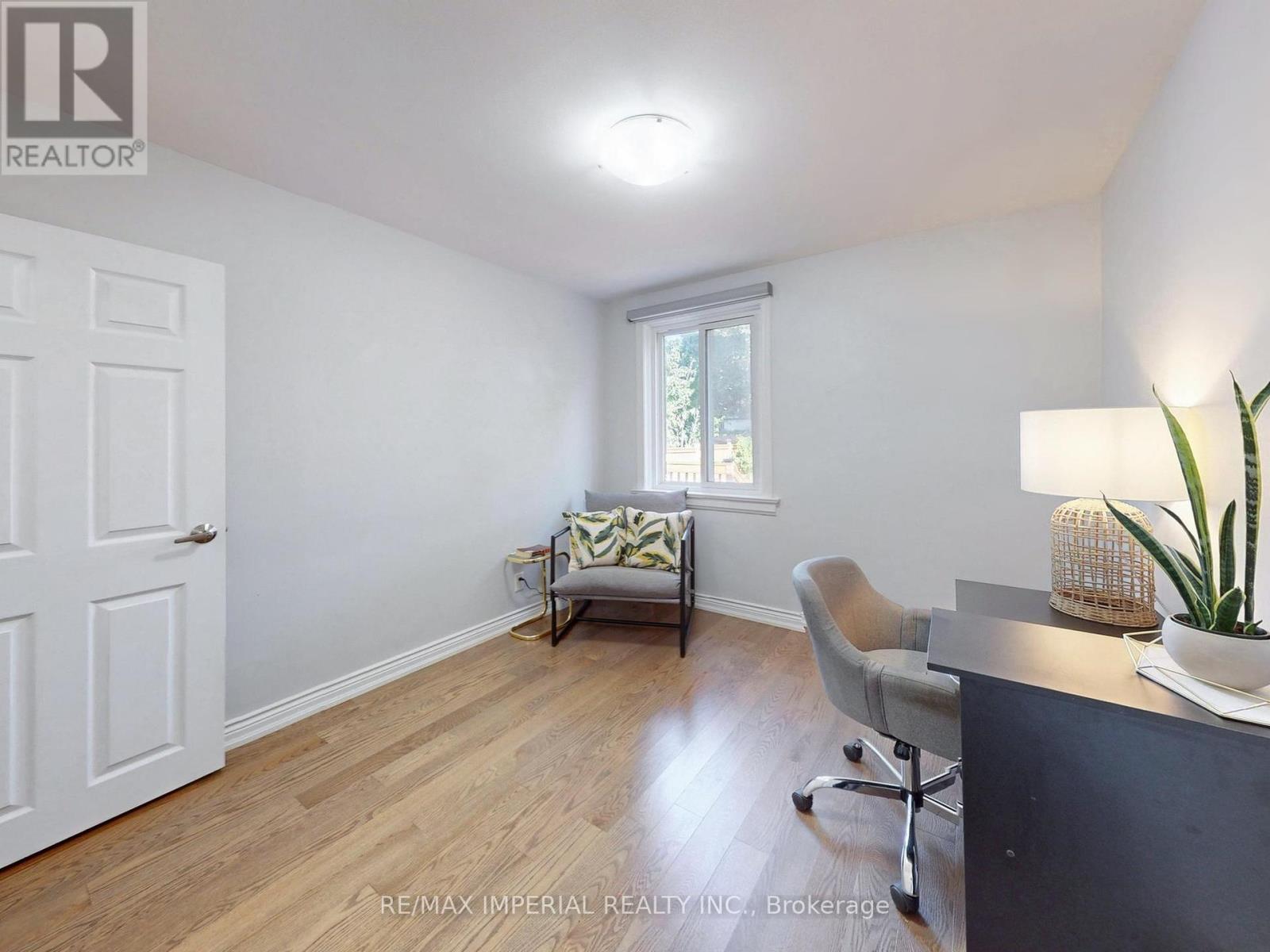 598 Ridelle Avenue, Toronto, Ontario  M6B 1K9 - Photo 22 - W12436146