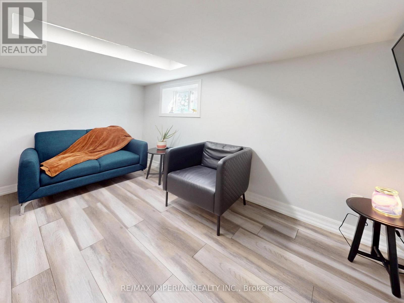 598 Ridelle Avenue, Toronto, Ontario  M6B 1K9 - Photo 26 - W12436146