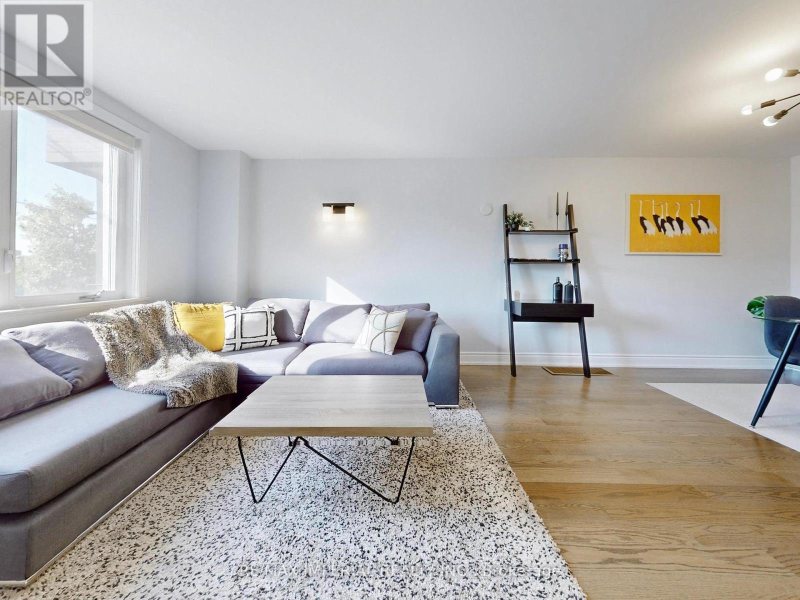 598 Ridelle Avenue, Toronto, Ontario  M6B 1K9 - Photo 7 - W12436146