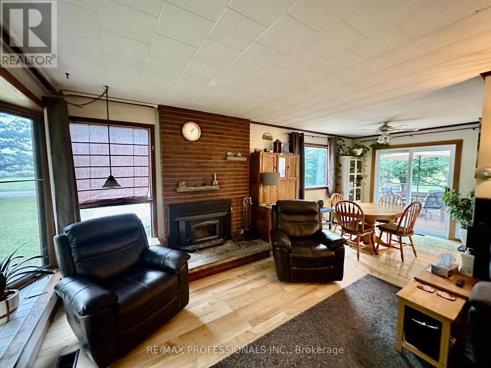 13958 Trafalgar Road, Halton Hills, Ontario  L7G 4S4 - Photo 2 - W12436176