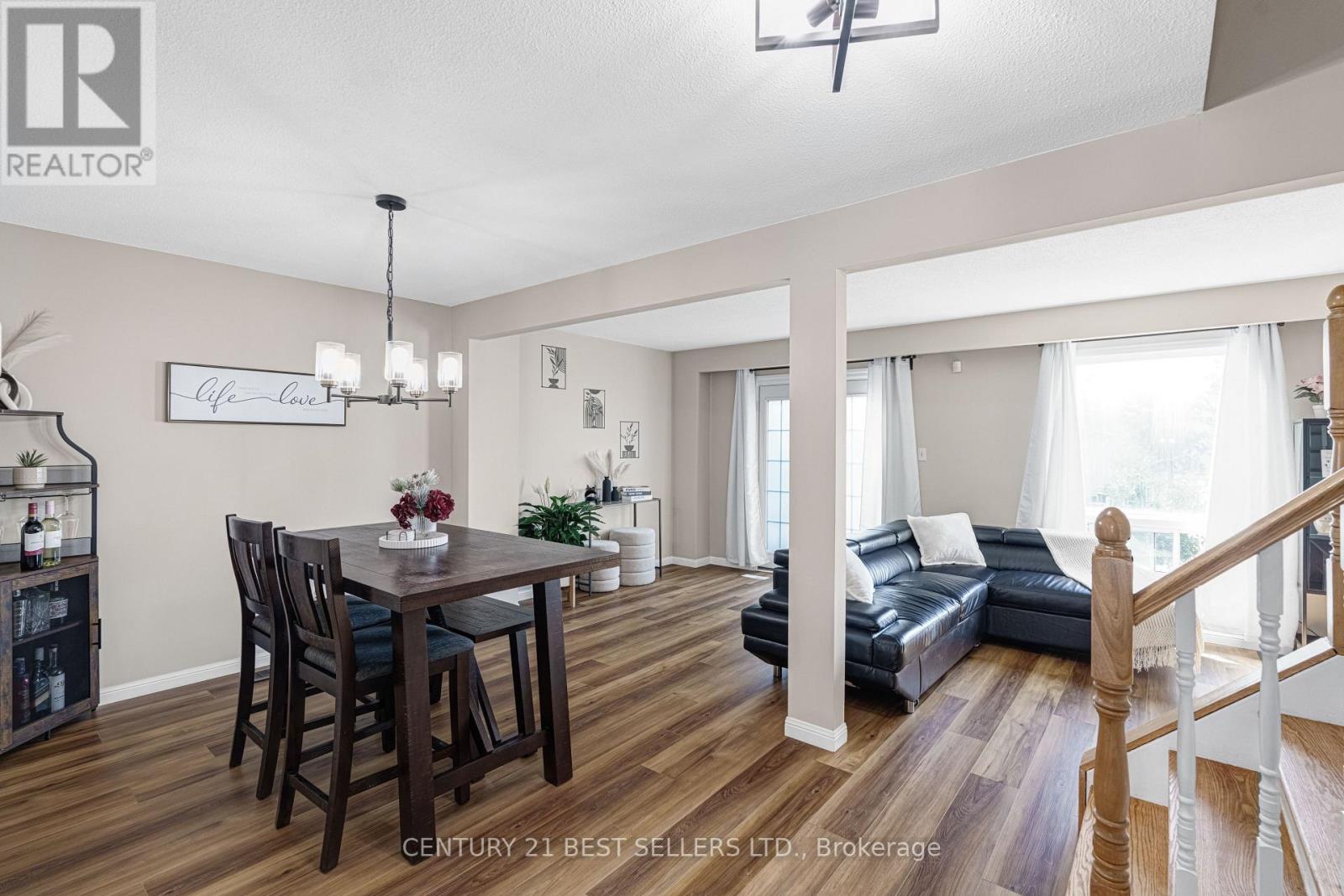 477 Ontario Street N, Milton, Ontario  L9T 3J4 - Photo 3 - W12436181