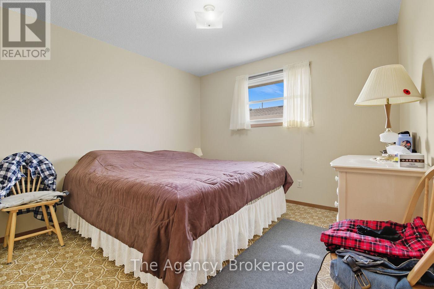 96 Elizabeth Street, Port Colborne (Killaly East), Ontario  L3K 2B8 - Photo 14 - X12436221