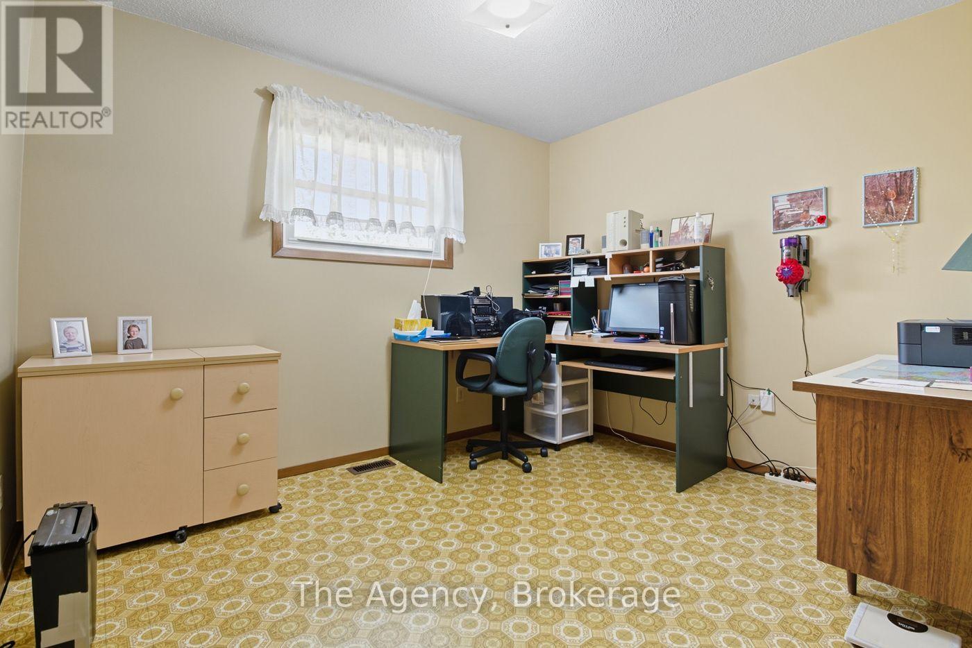 96 Elizabeth Street, Port Colborne (Killaly East), Ontario  L3K 2B8 - Photo 16 - X12436221