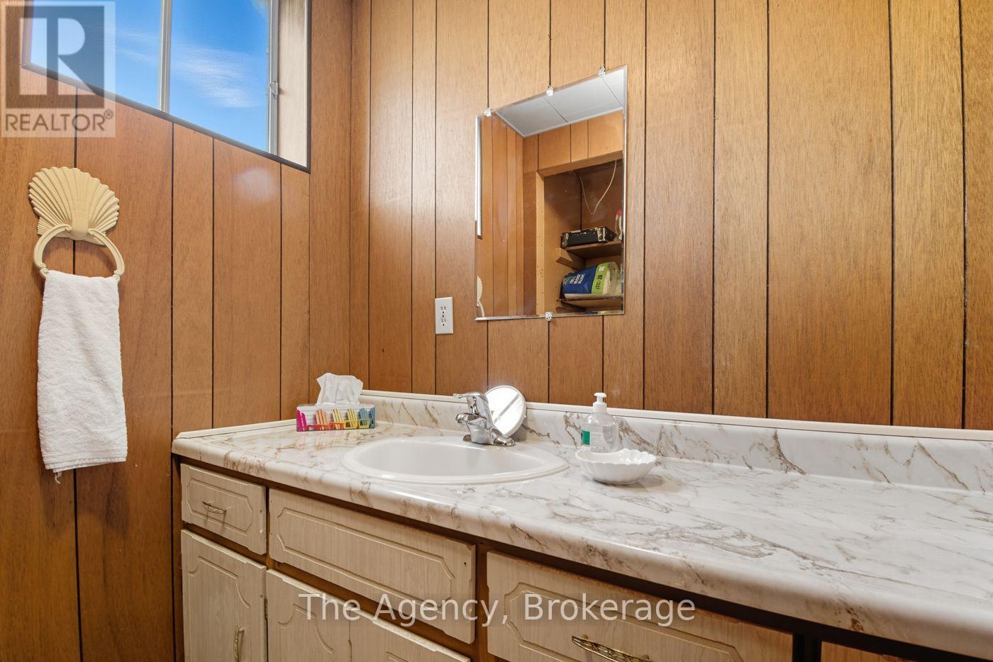 96 Elizabeth Street, Port Colborne (Killaly East), Ontario  L3K 2B8 - Photo 25 - X12436221