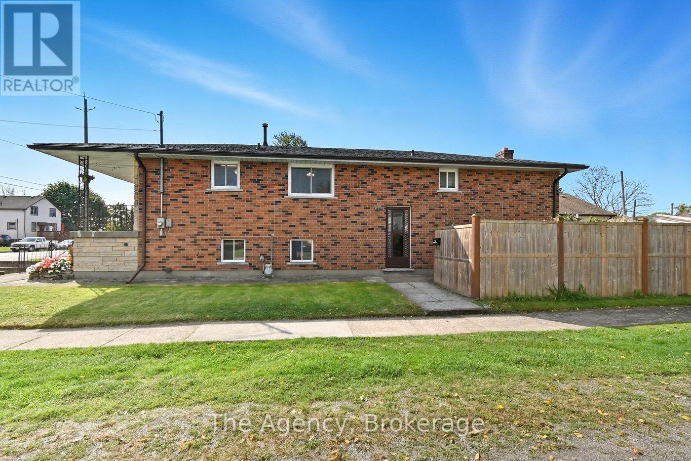 96 Elizabeth Street, Port Colborne (Killaly East), Ontario  L3K 2B8 - Photo 29 - X12436221