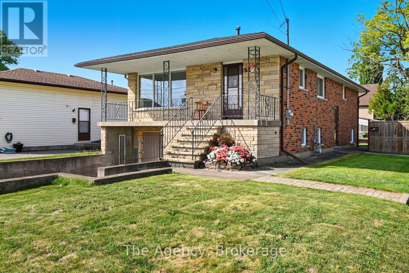 96 Elizabeth Street, Port Colborne (Killaly East), Ontario  L3K 2B8 - Photo 3 - X12436221