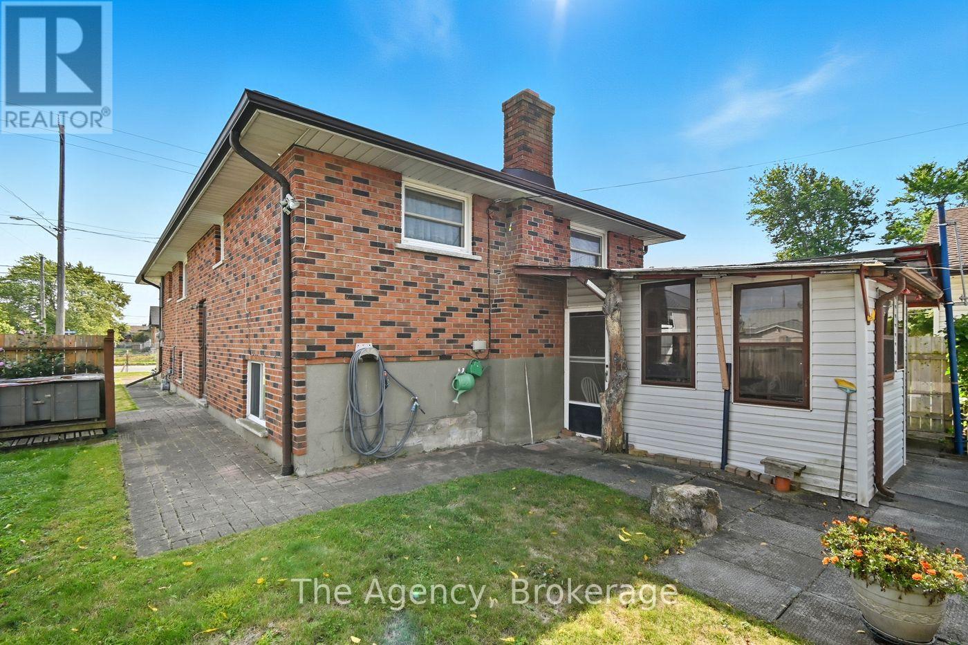 96 Elizabeth Street, Port Colborne (Killaly East), Ontario  L3K 2B8 - Photo 33 - X12436221