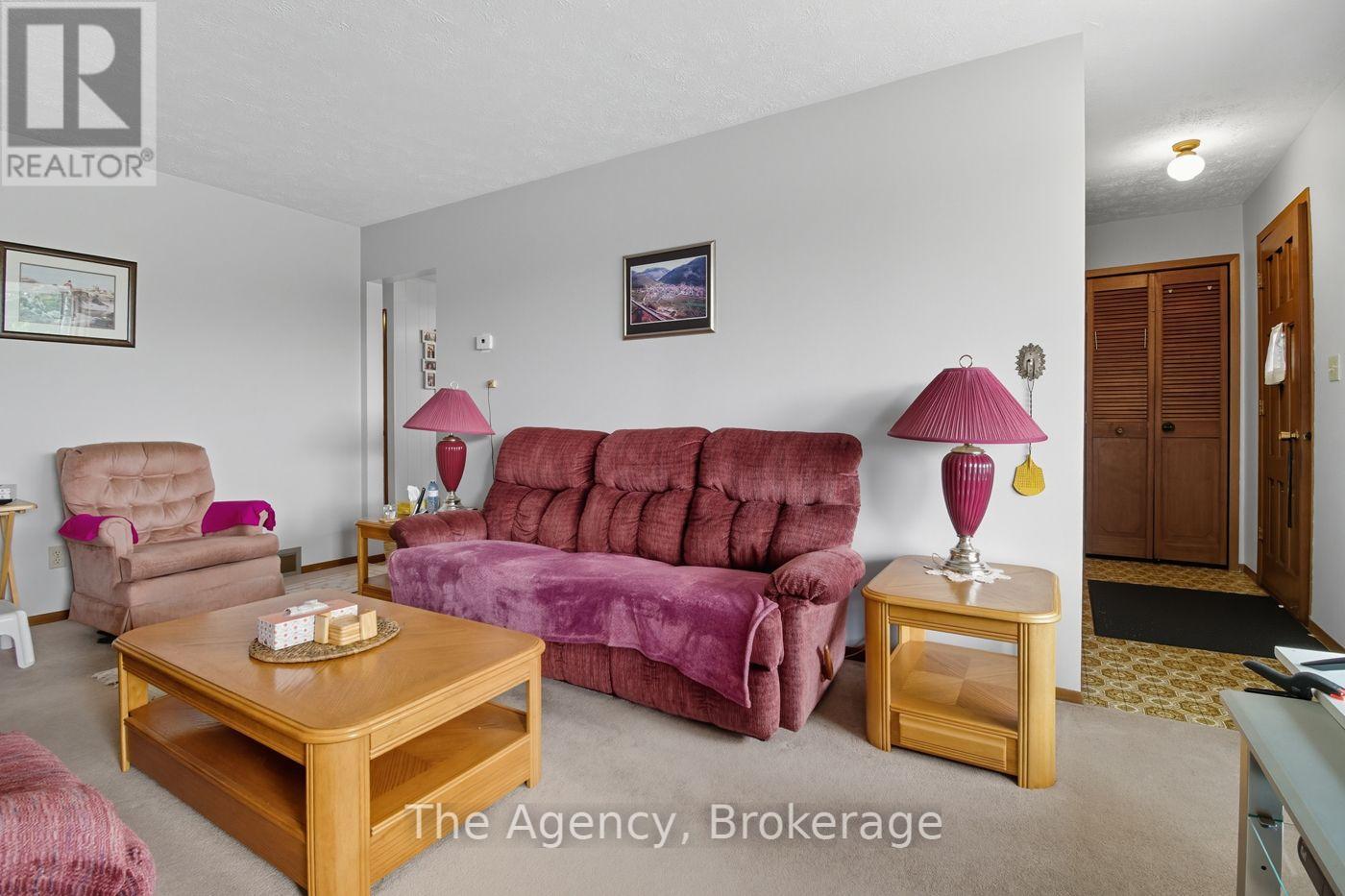 96 Elizabeth Street, Port Colborne (Killaly East), Ontario  L3K 2B8 - Photo 4 - X12436221