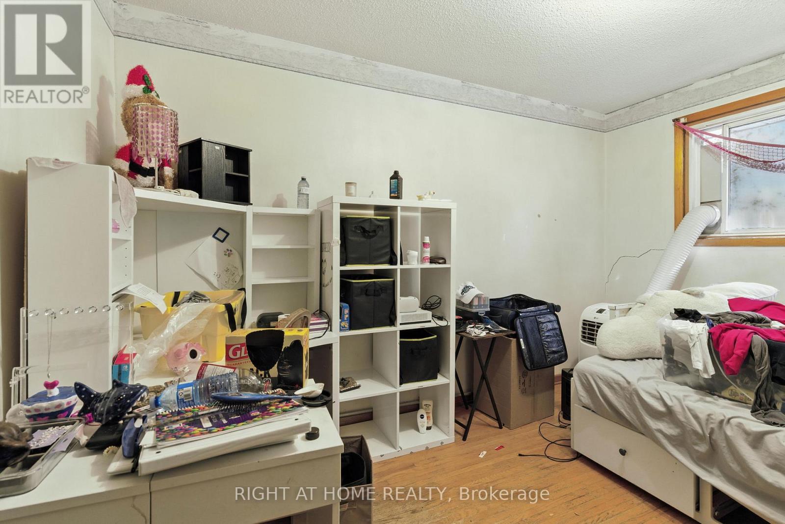 4363 Meadowvale Drive, Niagara Falls, Ontario  L2E 5W8 - Photo 15 - X12436123