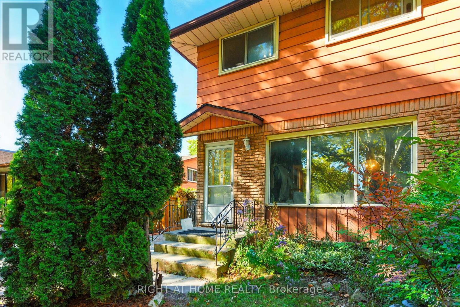4363 Meadowvale Drive, Niagara Falls, Ontario  L2E 5W8 - Photo 3 - X12436123
