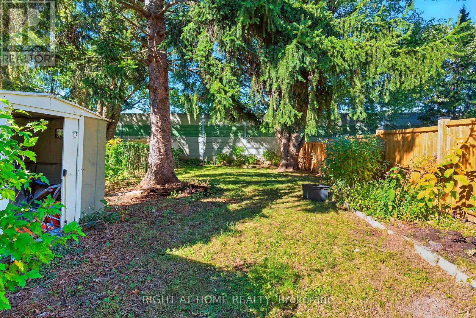 4363 Meadowvale Drive, Niagara Falls, Ontario  L2E 5W8 - Photo 7 - X12436123