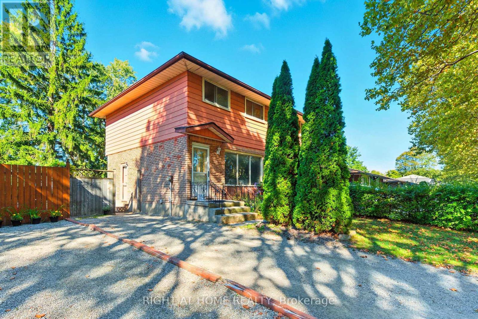 4363 Meadowvale Drive, Niagara Falls, Ontario  L2E 5W8 - Photo 8 - X12436123