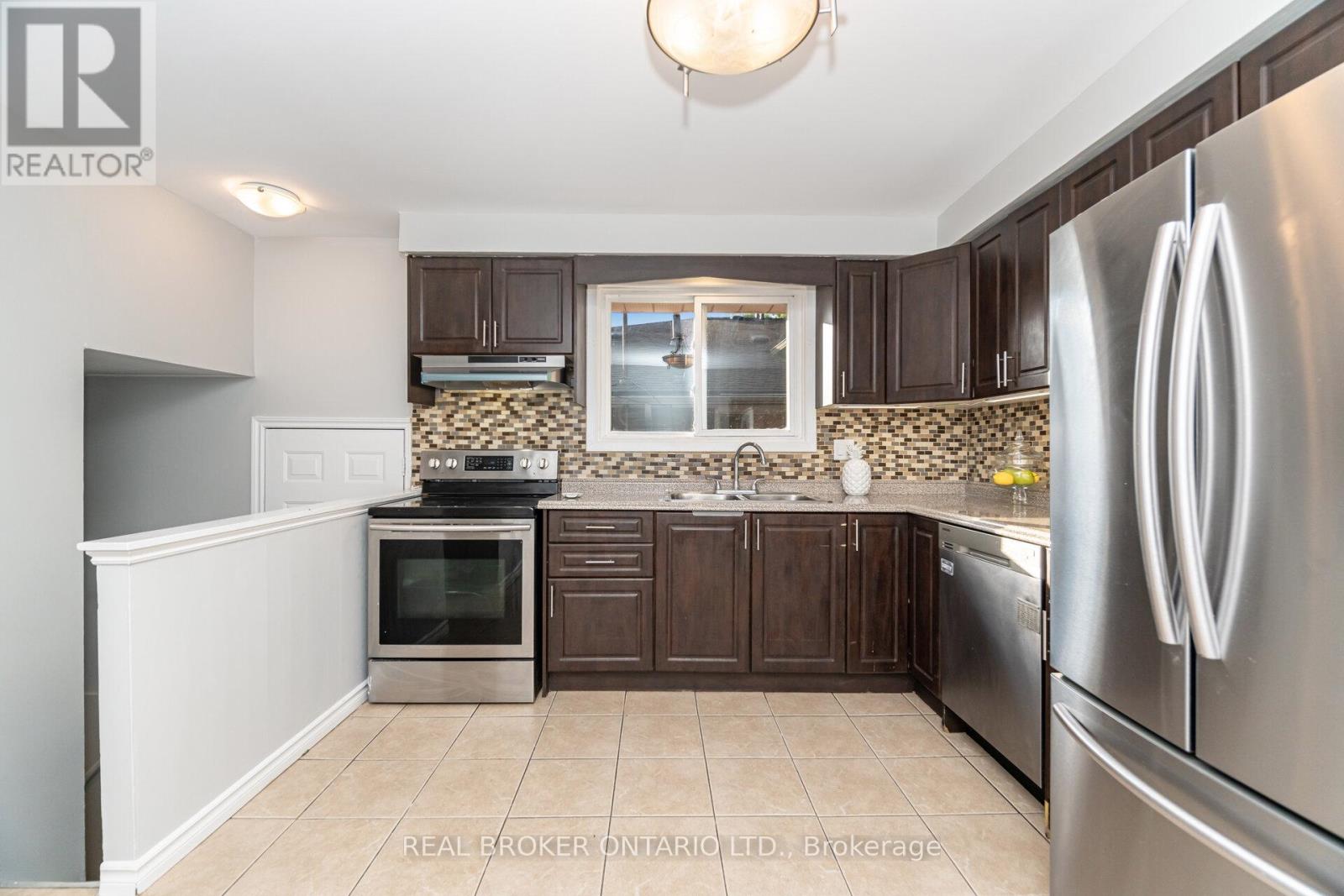 66 Gainsborough Road, Hamilton, Ontario  L8E 1E1 - Photo 15 - X12436140