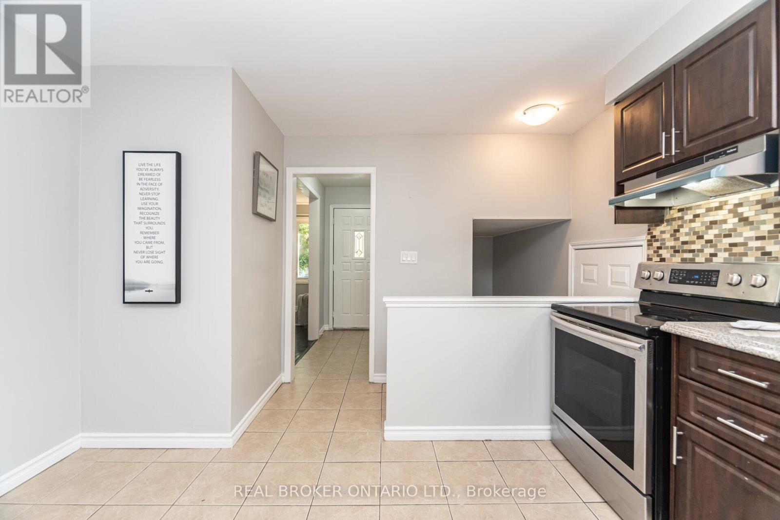 66 Gainsborough Road, Hamilton, Ontario  L8E 1E1 - Photo 16 - X12436140