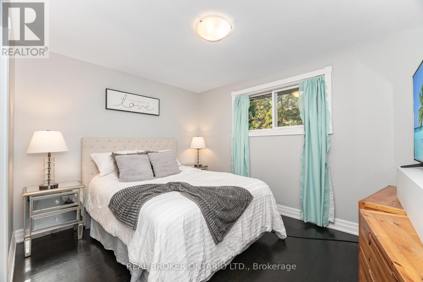 66 Gainsborough Road, Hamilton, Ontario  L8E 1E1 - Photo 18 - X12436140