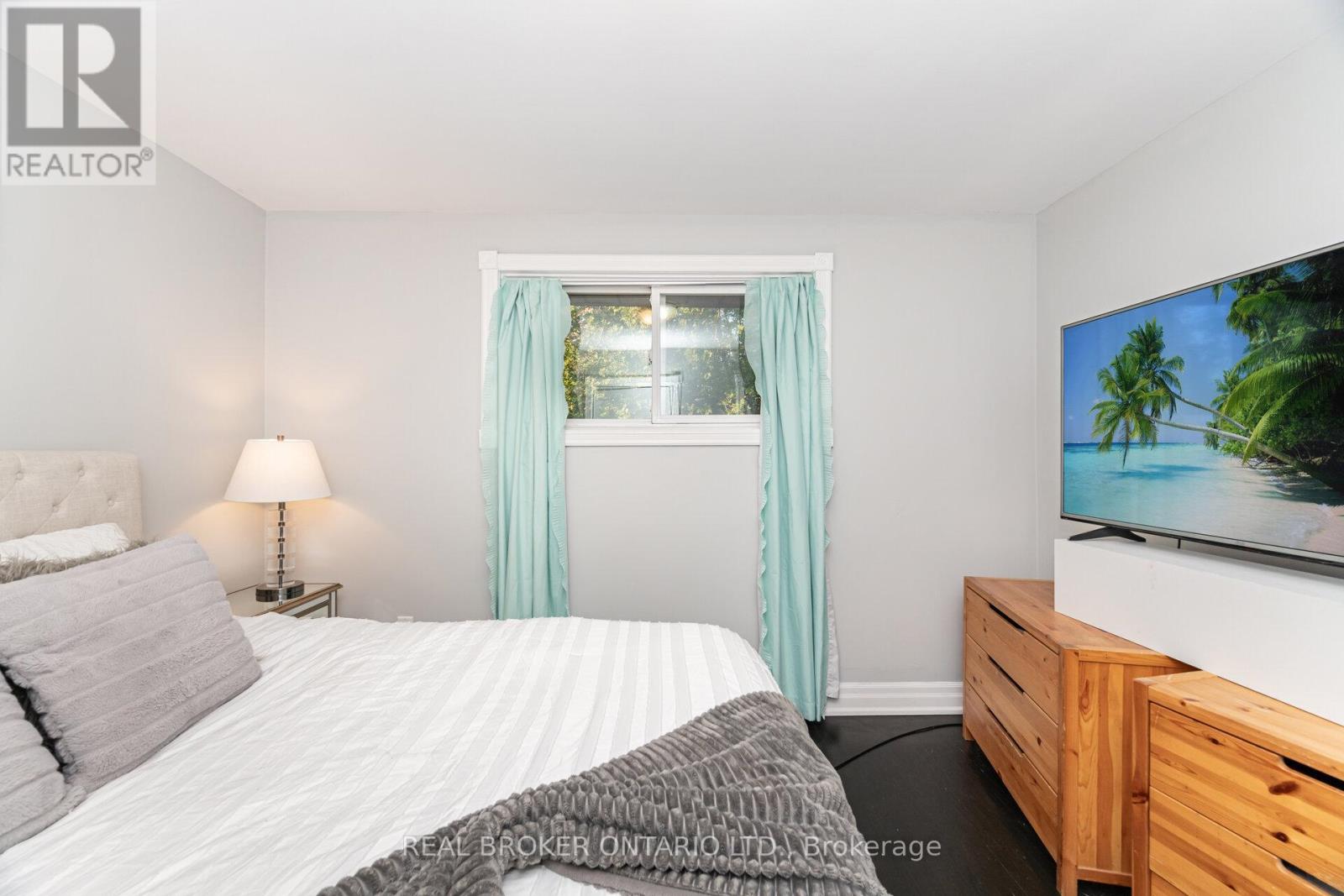 66 Gainsborough Road, Hamilton, Ontario  L8E 1E1 - Photo 19 - X12436140