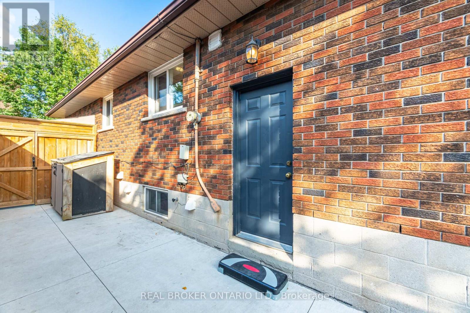 66 Gainsborough Road, Hamilton, Ontario  L8E 1E1 - Photo 23 - X12436140