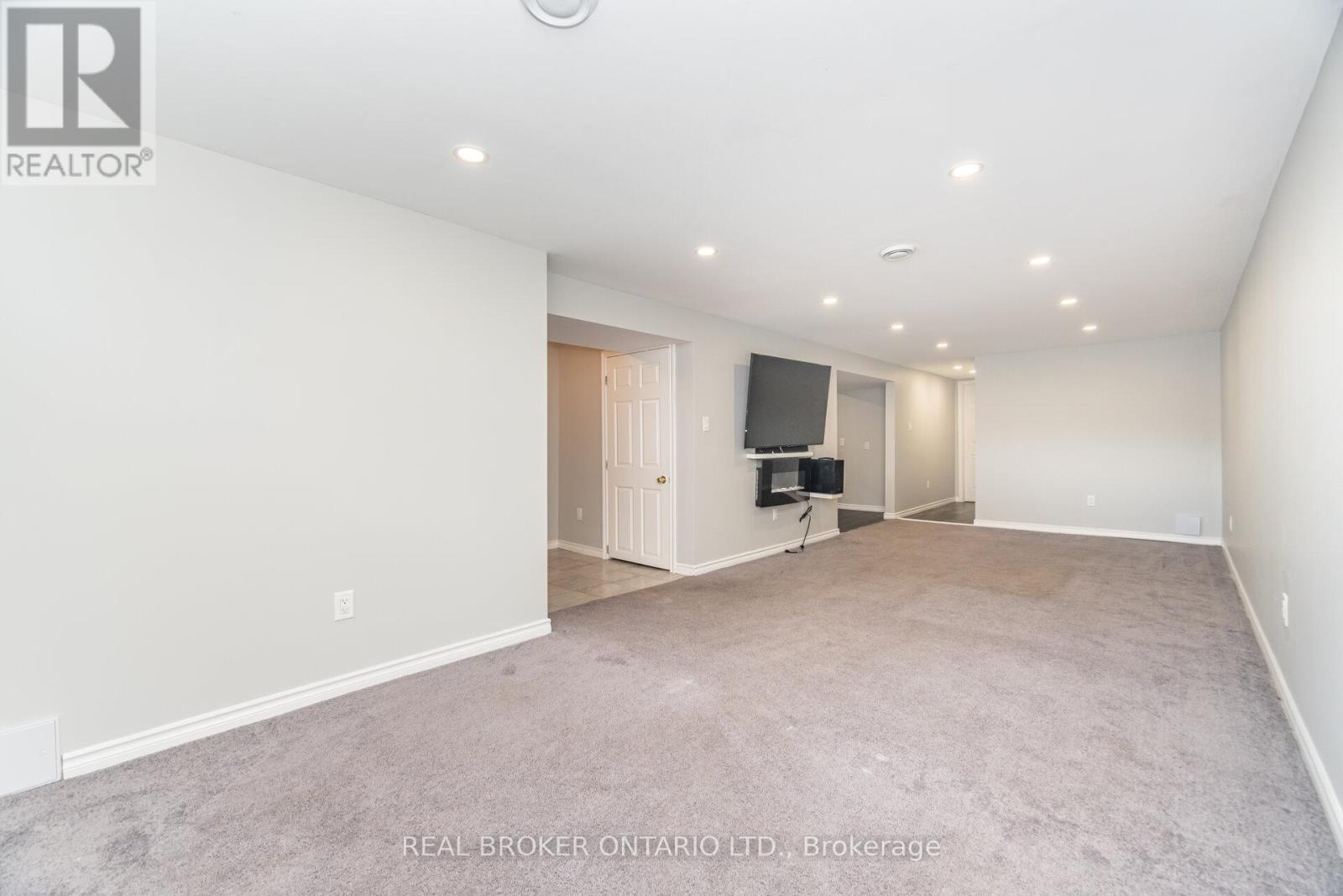 66 Gainsborough Road, Hamilton, Ontario  L8E 1E1 - Photo 25 - X12436140