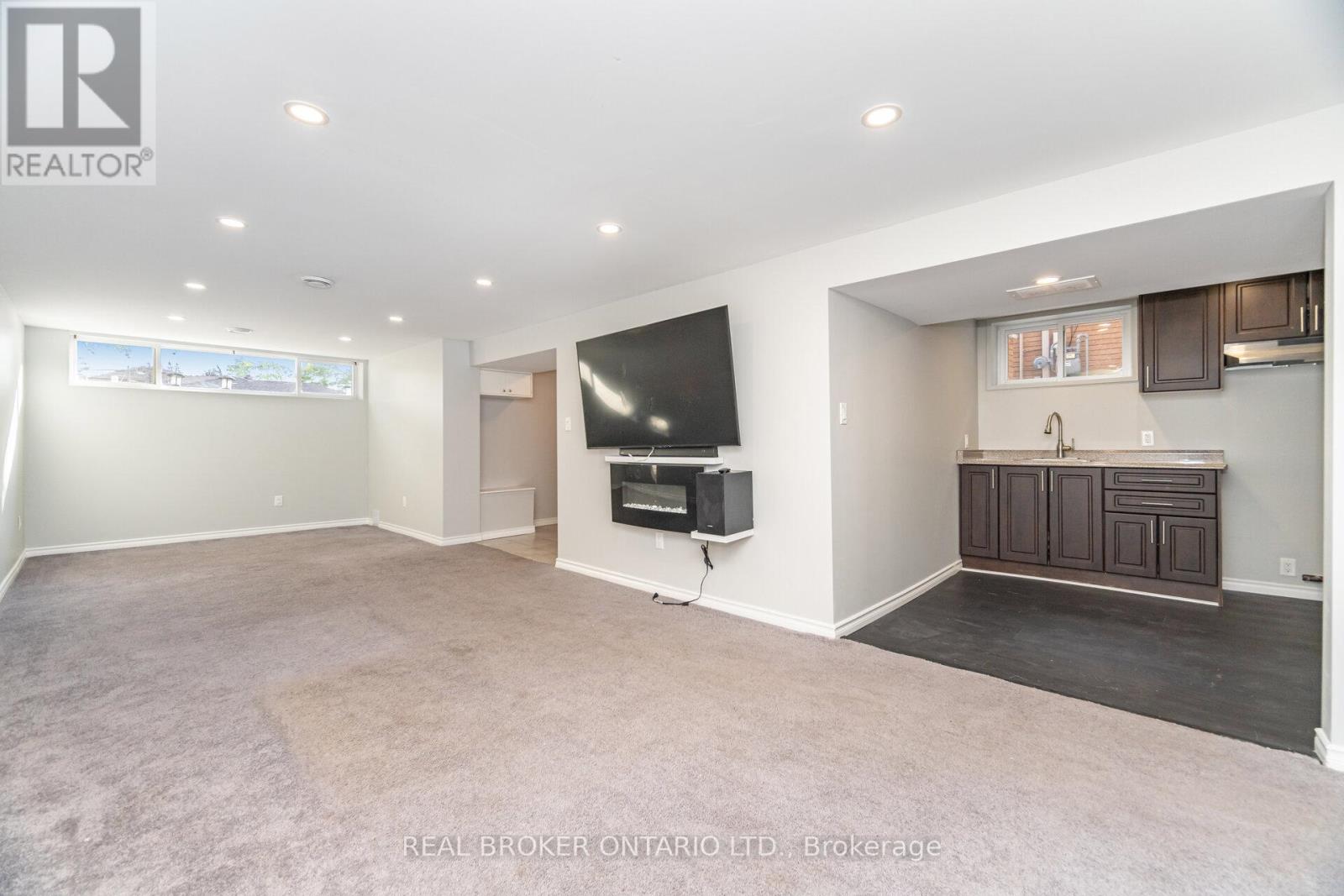 66 Gainsborough Road, Hamilton, Ontario  L8E 1E1 - Photo 29 - X12436140