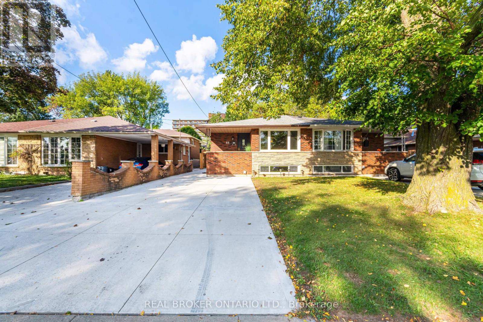 66 Gainsborough Road, Hamilton, Ontario  L8E 1E1 - Photo 3 - X12436140