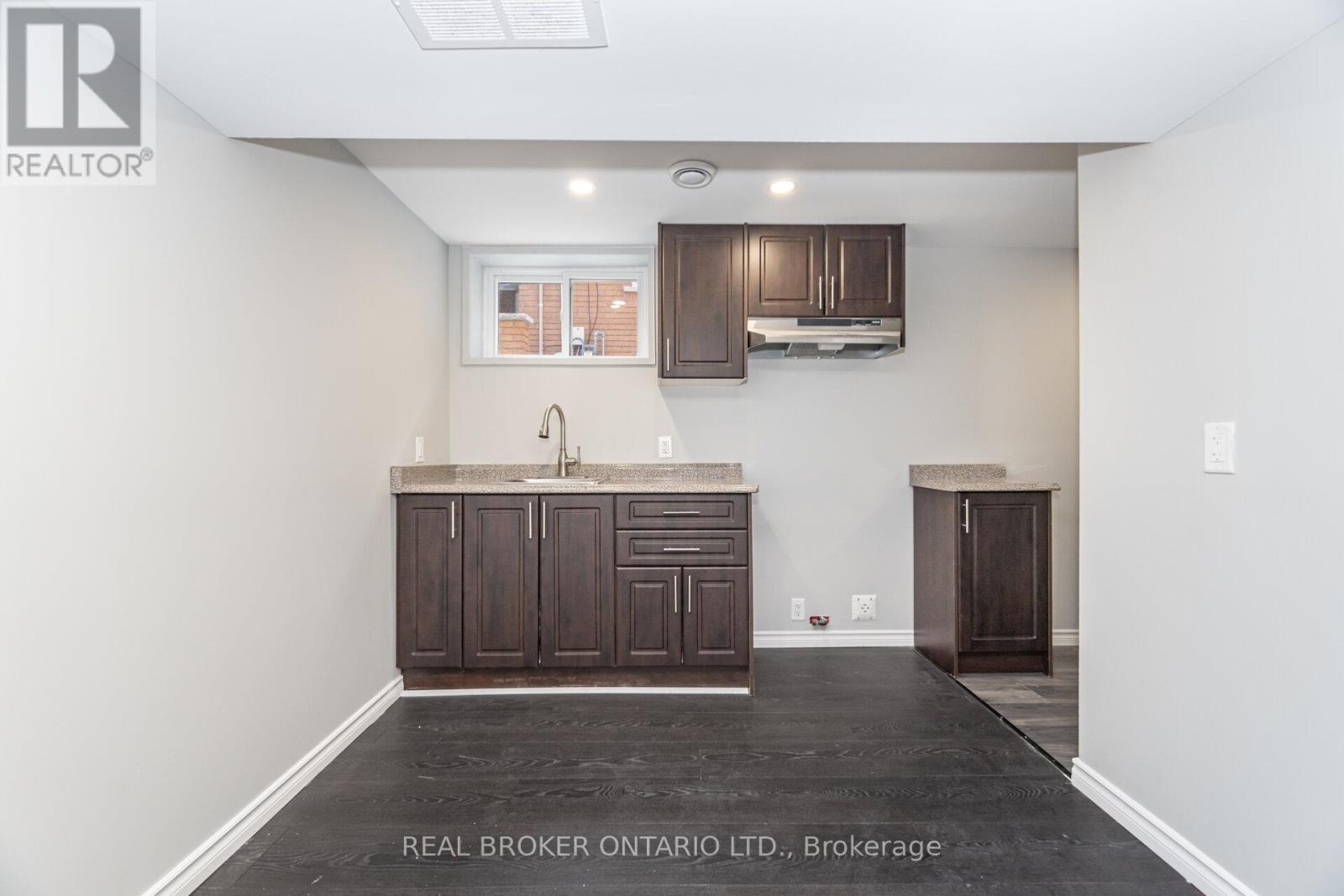 66 Gainsborough Road, Hamilton, Ontario  L8E 1E1 - Photo 30 - X12436140