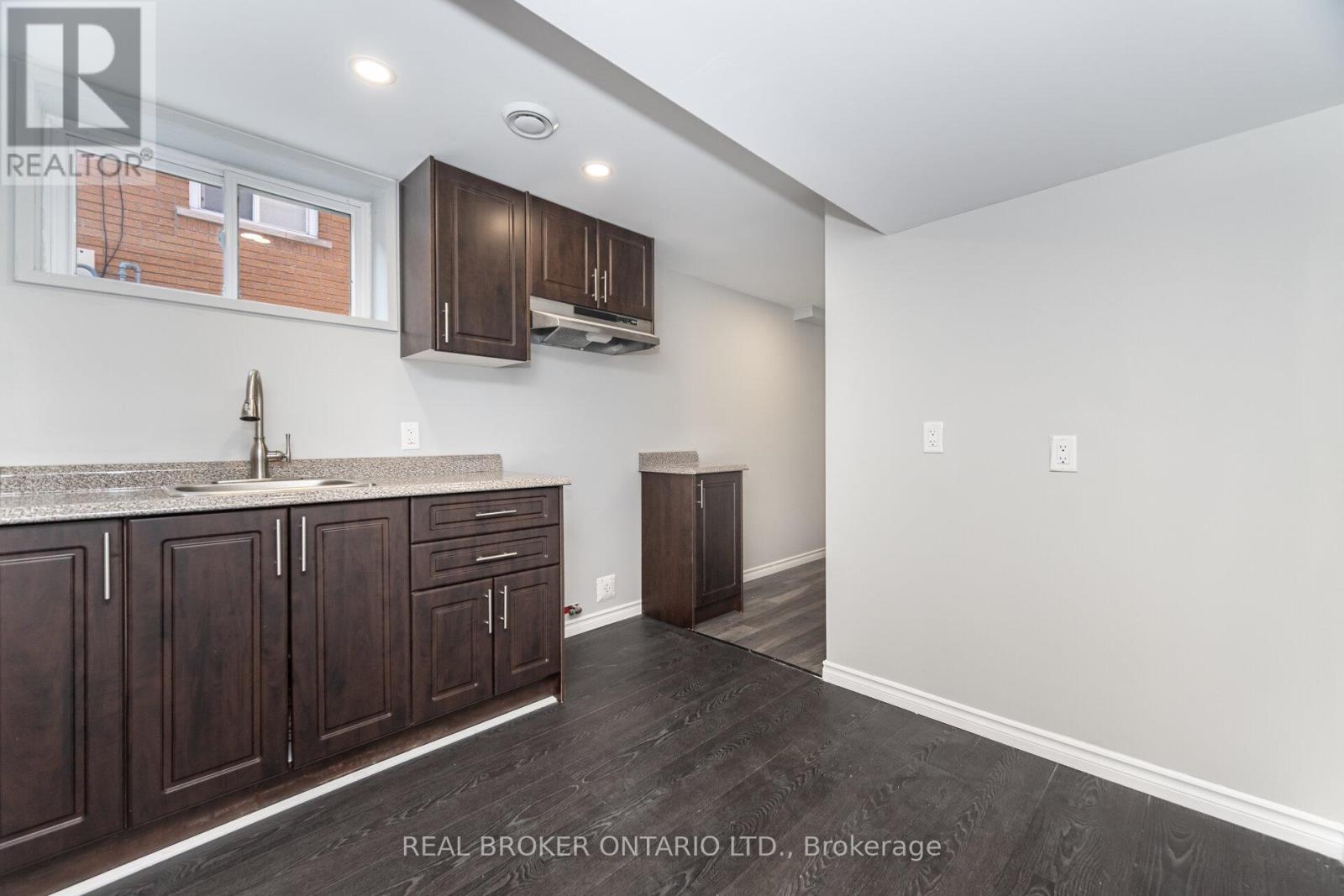 66 Gainsborough Road, Hamilton, Ontario  L8E 1E1 - Photo 32 - X12436140