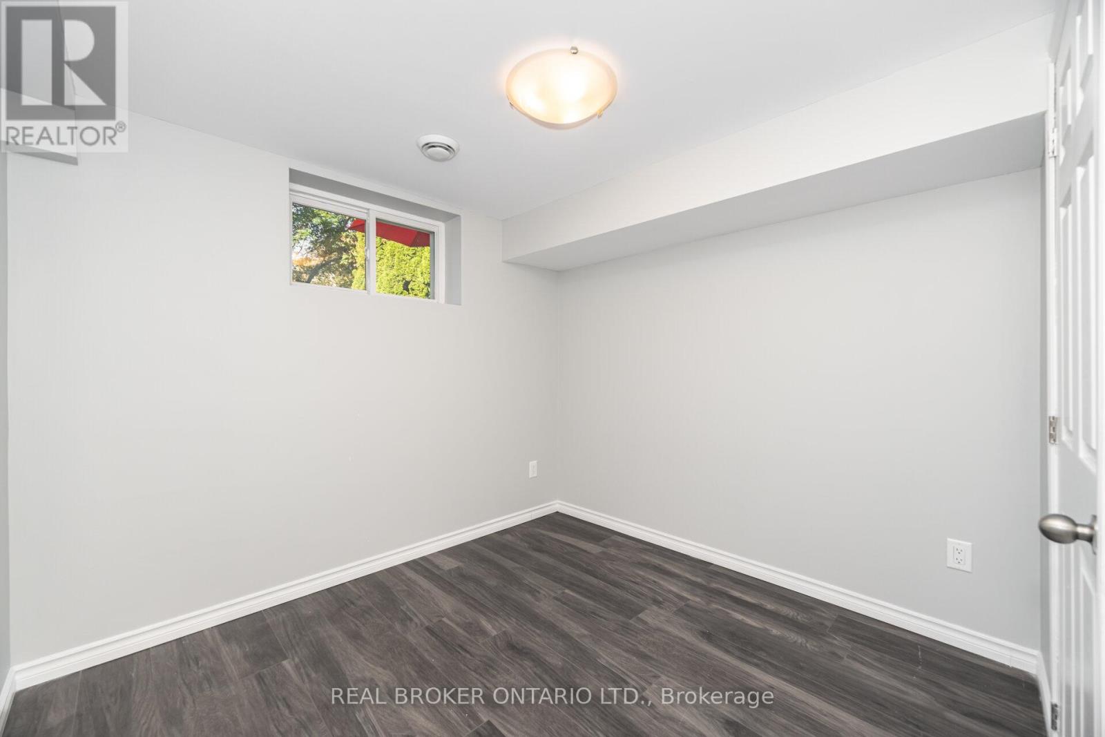 66 Gainsborough Road, Hamilton, Ontario  L8E 1E1 - Photo 34 - X12436140