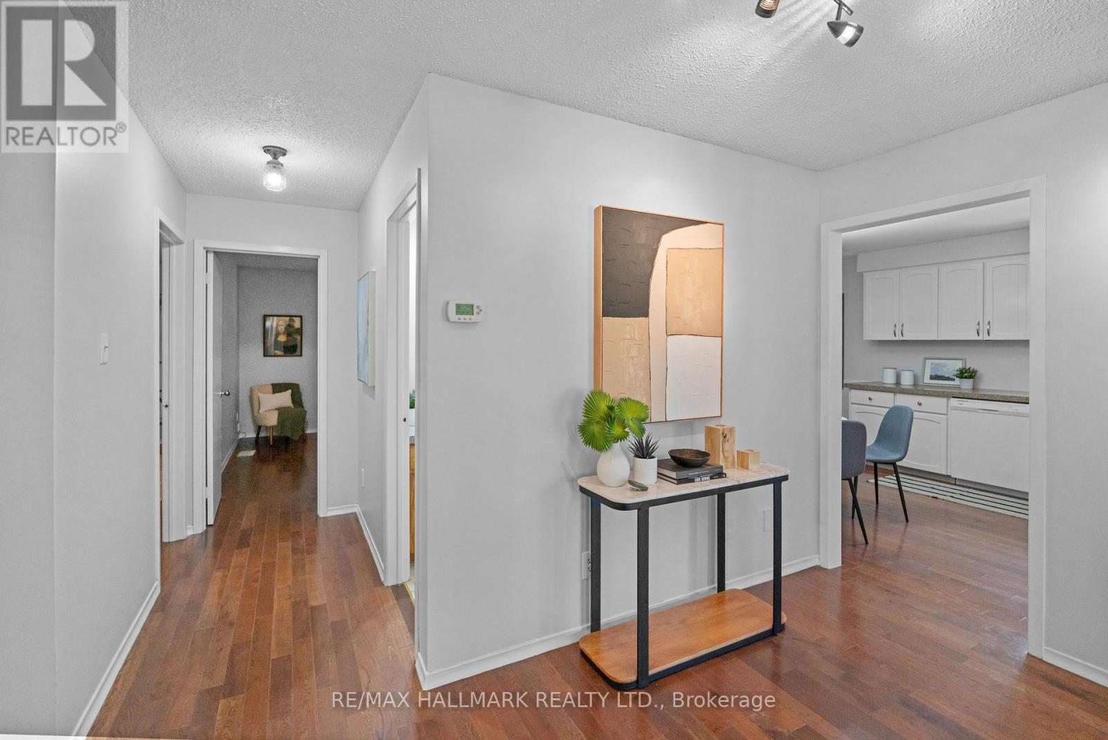 6 Youngman Drive, Guelph (Kortright West), Ontario  N1G 4H2 - Photo 12 - X12436172