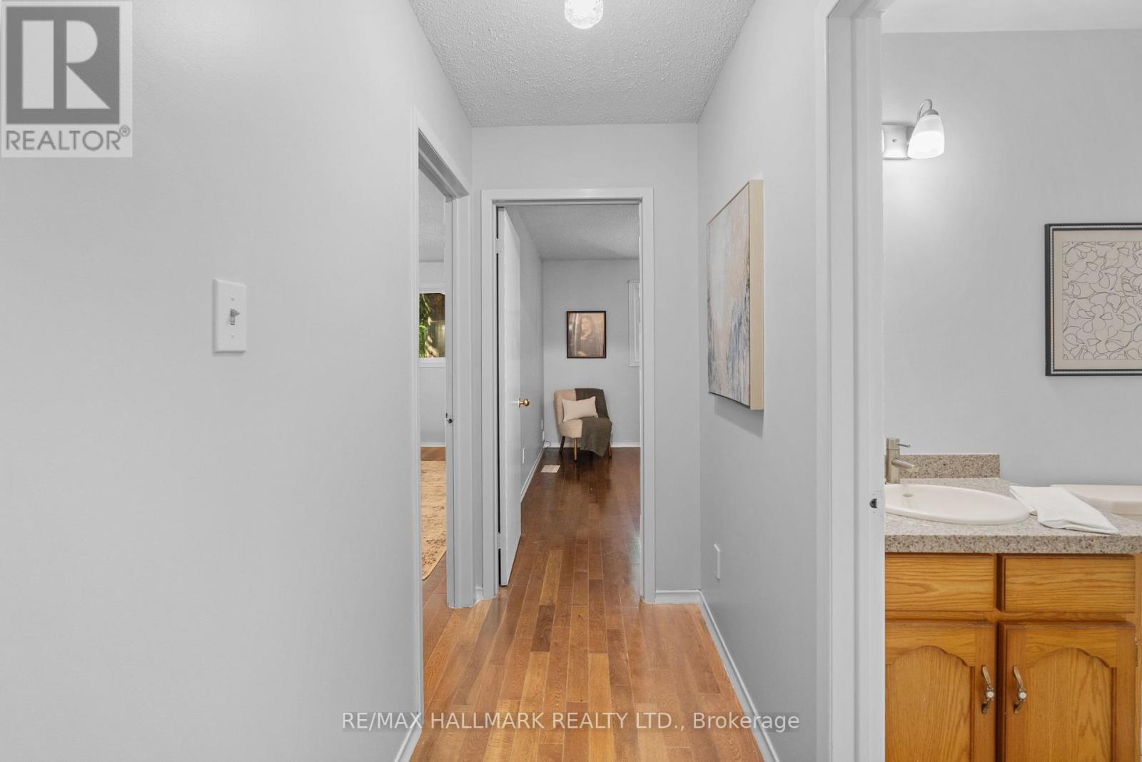 6 Youngman Drive, Guelph (Kortright West), Ontario  N1G 4H2 - Photo 23 - X12436172