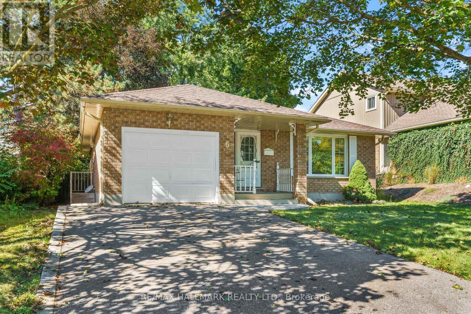 6 Youngman Drive, Guelph (Kortright West), Ontario  N1G 4H2 - Photo 3 - X12436172