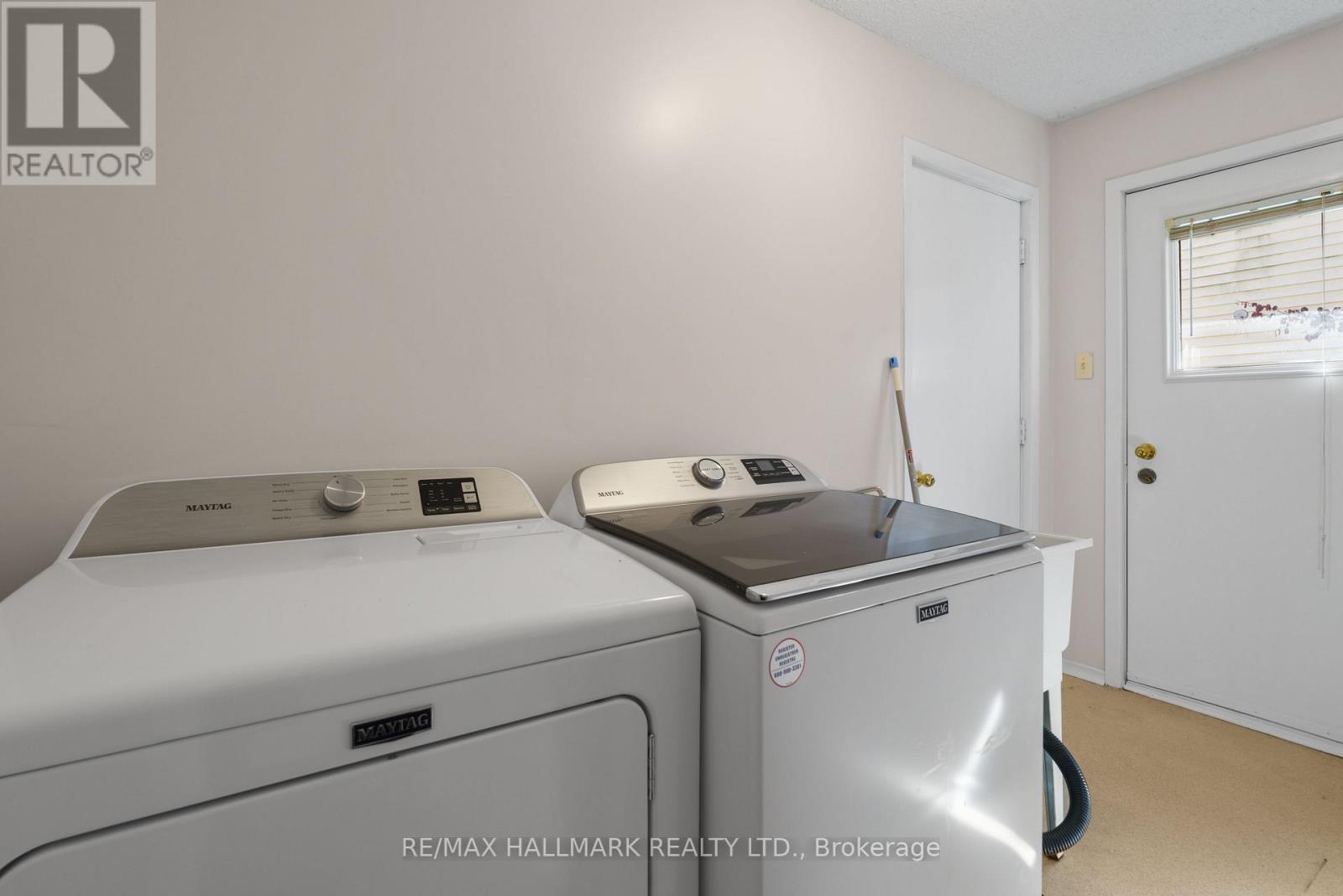 6 Youngman Drive, Guelph (Kortright West), Ontario  N1G 4H2 - Photo 32 - X12436172