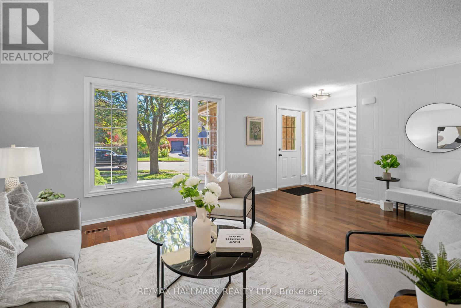 6 Youngman Drive, Guelph (Kortright West), Ontario  N1G 4H2 - Photo 8 - X12436172