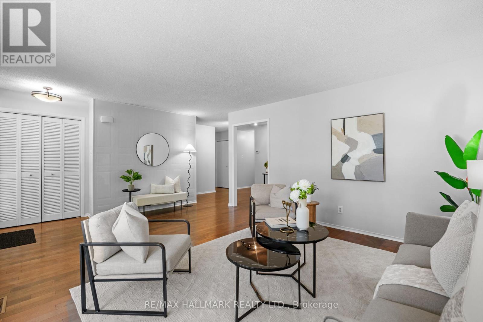 6 Youngman Drive, Guelph (Kortright West), Ontario  N1G 4H2 - Photo 9 - X12436172
