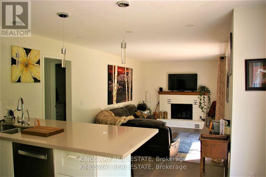 619 Millgrove Side Road, Hamilton, Ontario  L9H 5E2 - Photo 4 - X12436190