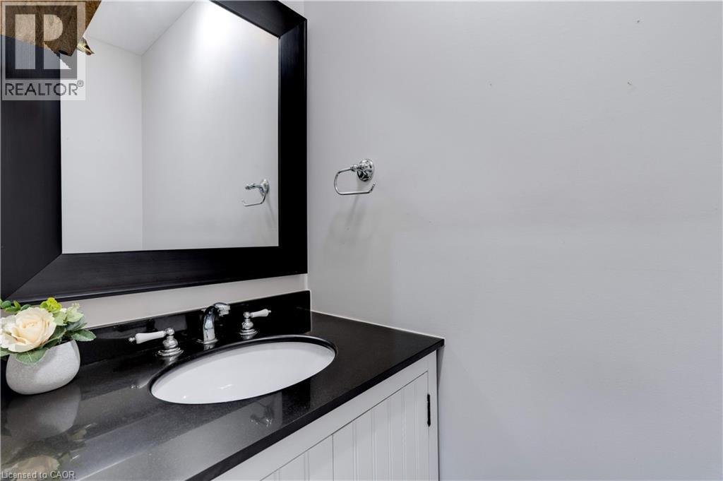 5475 Lakeshore Road Unit# 19, Burlington, Ontario  L7L 1E1 - Photo 9 - 40774811
