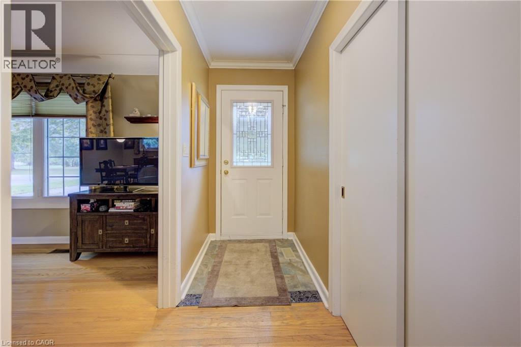 646 Iroquois Avenue, Ancaster, Ontario  L9G 3B4 - Photo 4 - 40771436