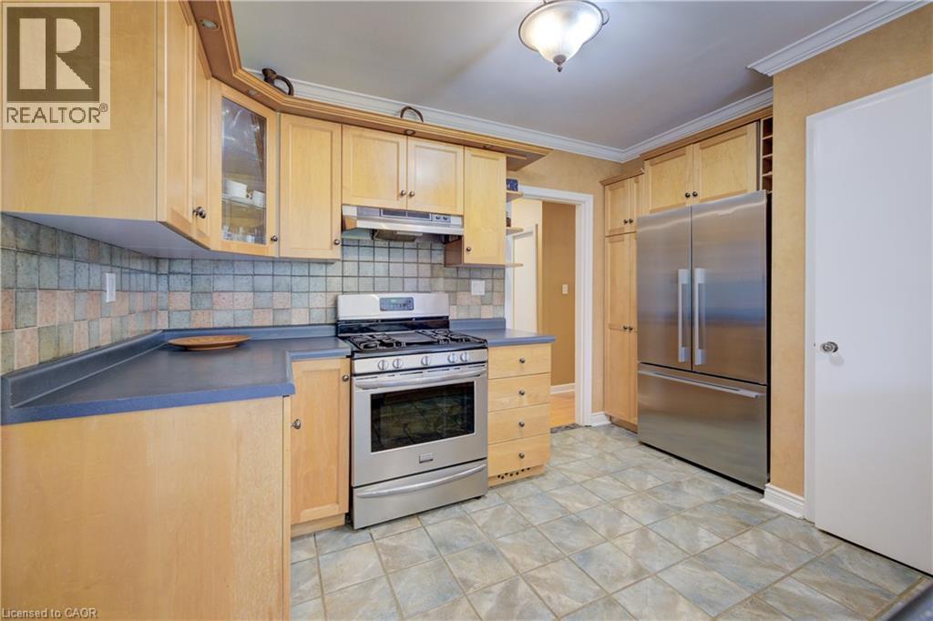 646 Iroquois Avenue, Ancaster, Ontario  L9G 3B4 - Photo 7 - 40771436