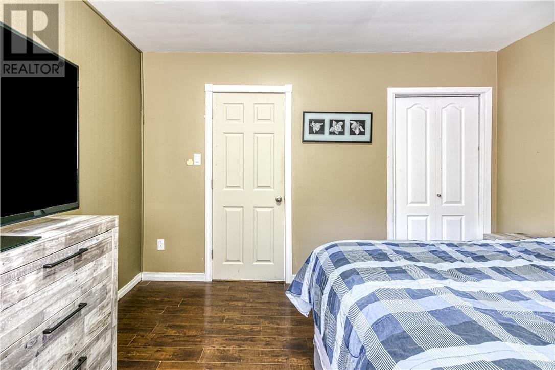 1126 Lakeshore Drive, Greater Sudbury, Ontario  P3B 1E4 - Photo 10 - 2124997