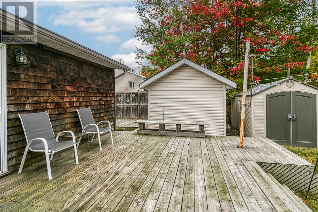 1126 Lakeshore Drive, Greater Sudbury, Ontario  P3B 1E4 - Photo 22 - 2124997