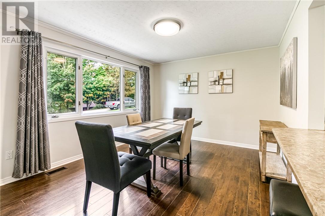 1126 Lakeshore Drive, Greater Sudbury, Ontario  P3B 1E4 - Photo 5 - 2124997