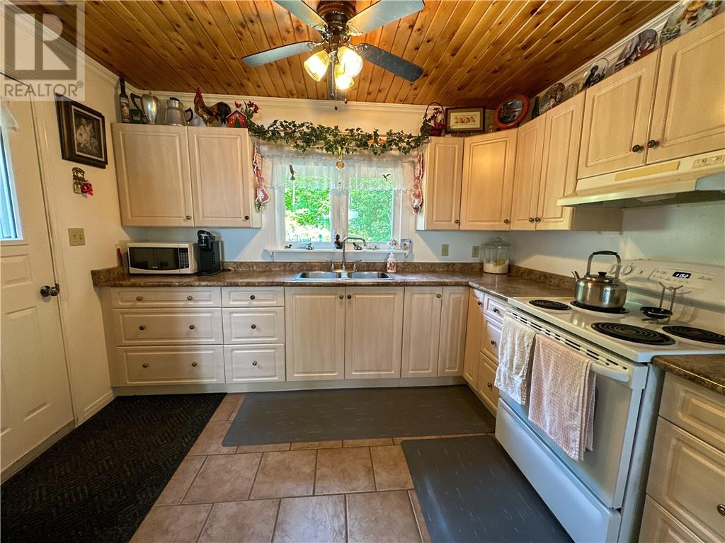 700 Ice Lake Drive, Manitoulin Island, Ontario  P0P 1H0 - Photo 14 - 2124978