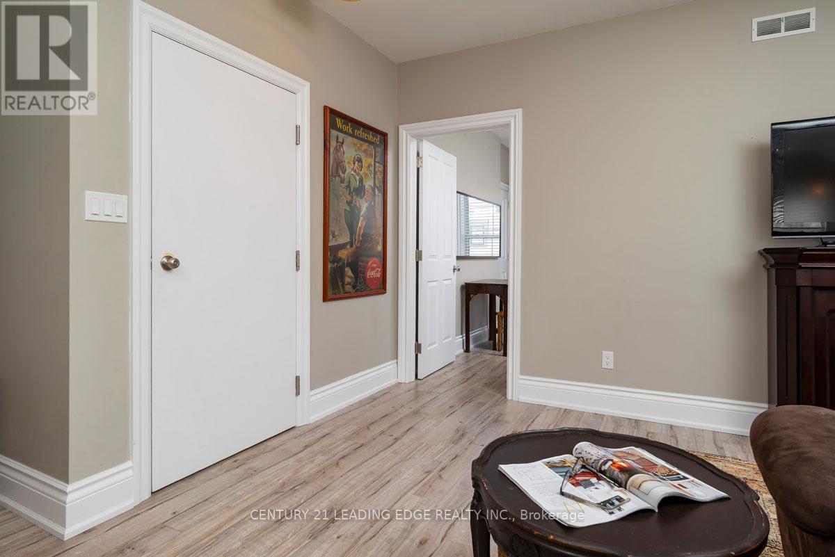 6391 Main Street, Whitchurch-Stouffville, Ontario  L4A 1G4 - Photo 16 - N12423695