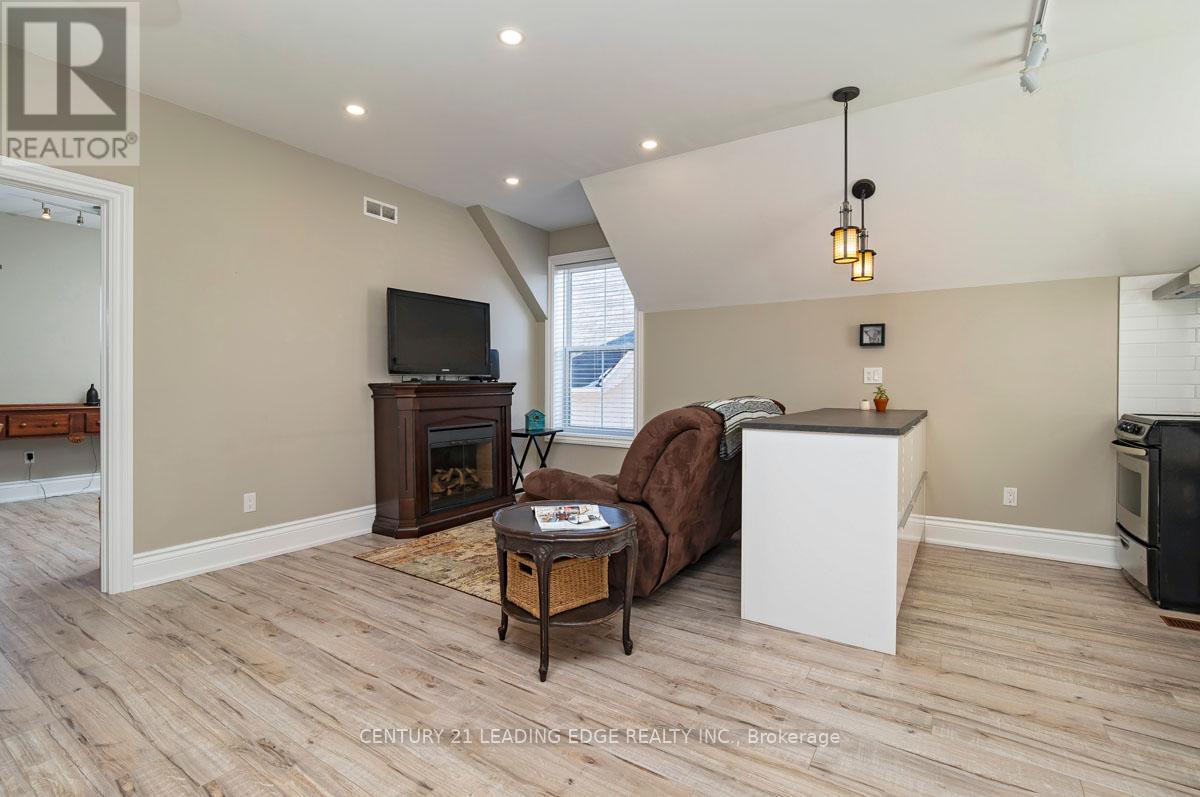 6391 Main Street, Whitchurch-Stouffville, Ontario  L4A 1G4 - Photo 12 - N12423695
