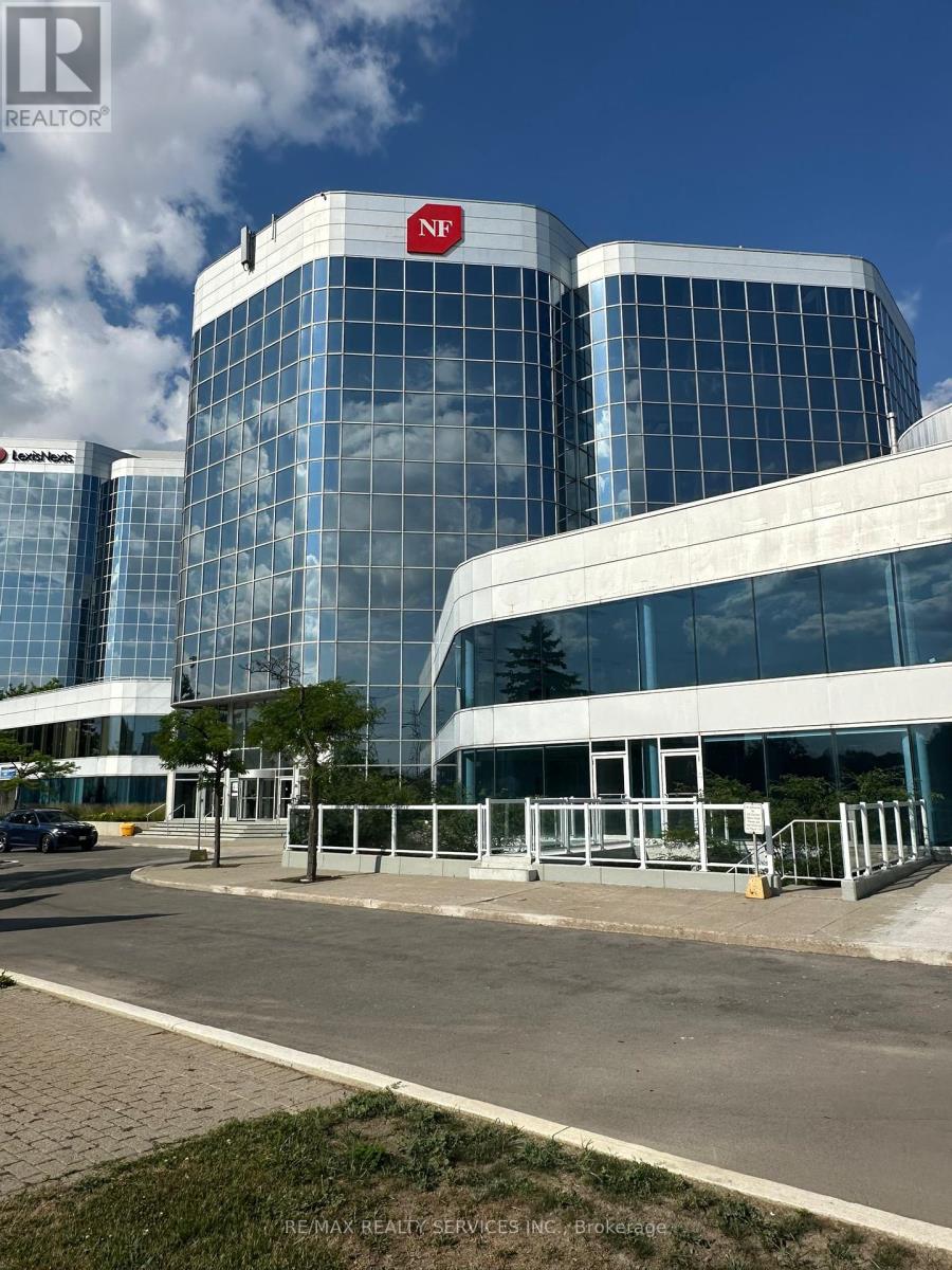 104 - 105 Gordon Baker Road, Toronto, Ontario  M2H 3P8 - Photo 2 - C12276264
