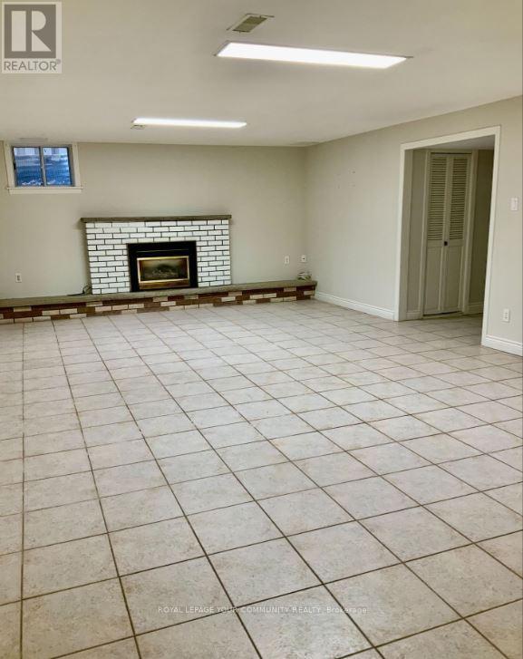 89 Bond Crescent, Richmond Hill, Ontario  L4E 3K8 - Photo 5 - N12333306