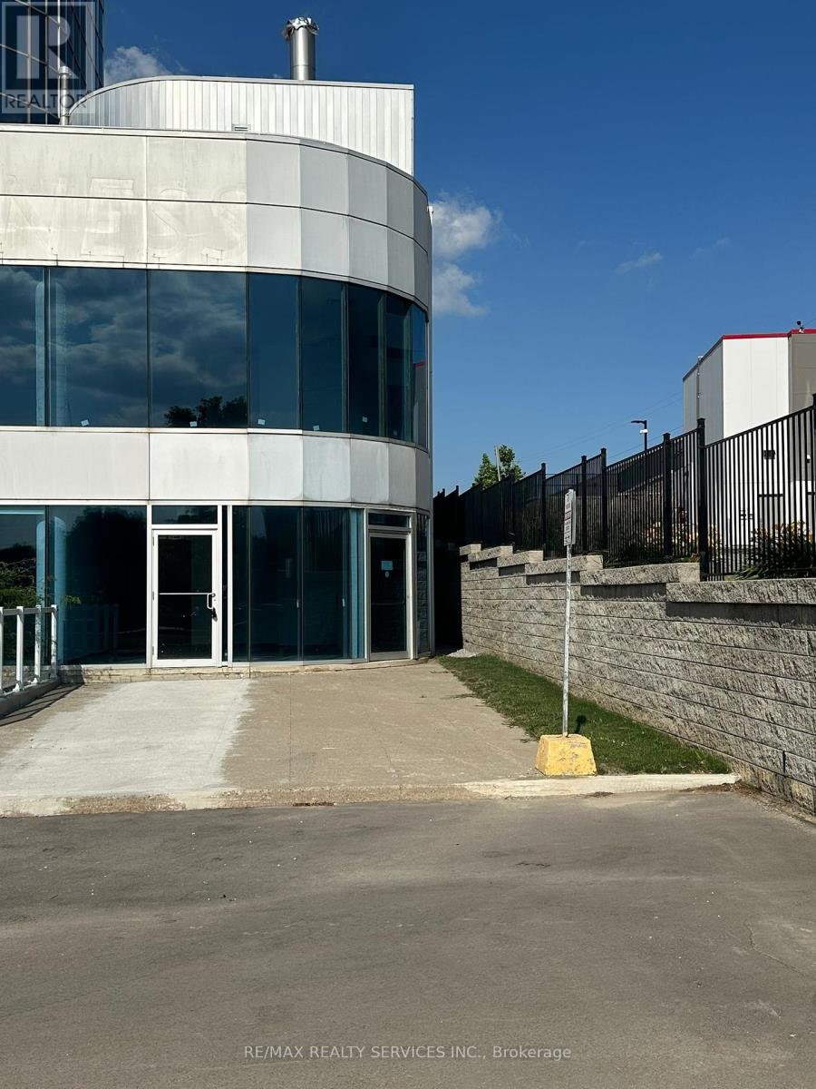 104 - 105 Gordon Baker Road, Toronto, Ontario  M2H 3P8 - Photo 4 - C12276264