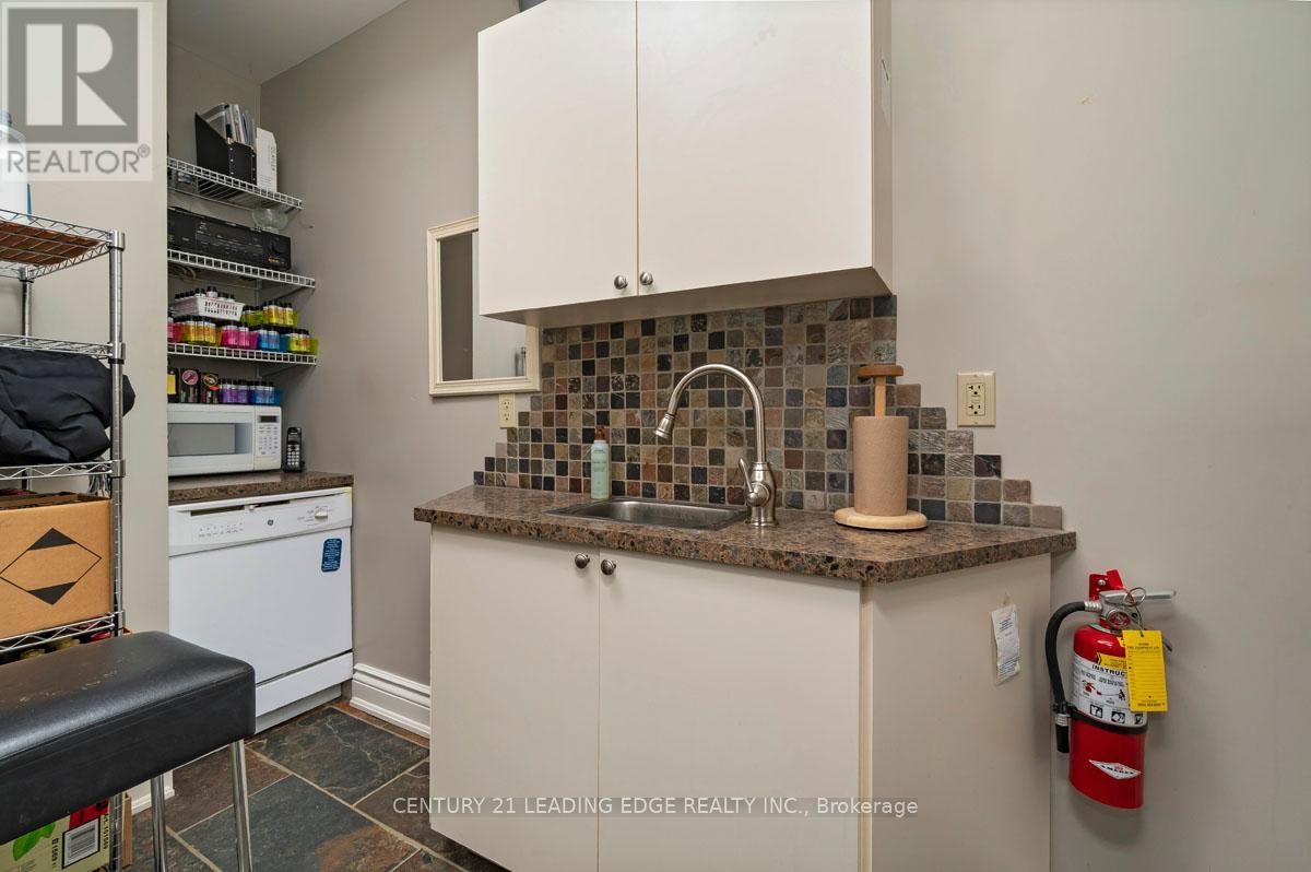 6391 Main Street, Whitchurch-Stouffville, Ontario  L4A 1G4 - Photo 11 - N12423717